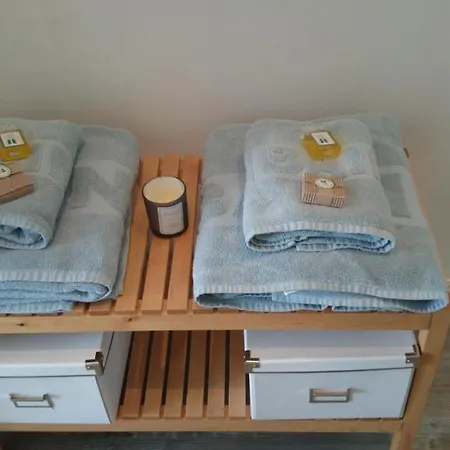 فندق مبيت وإفطار Chambre D'hotes Les Tilleuls *